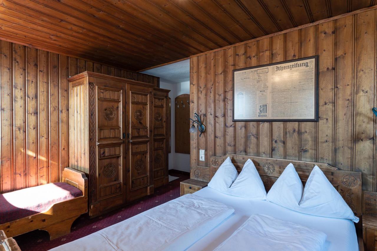 Gasthof Residence Brugghof & Erlhof Campo Tures Bilik gambar