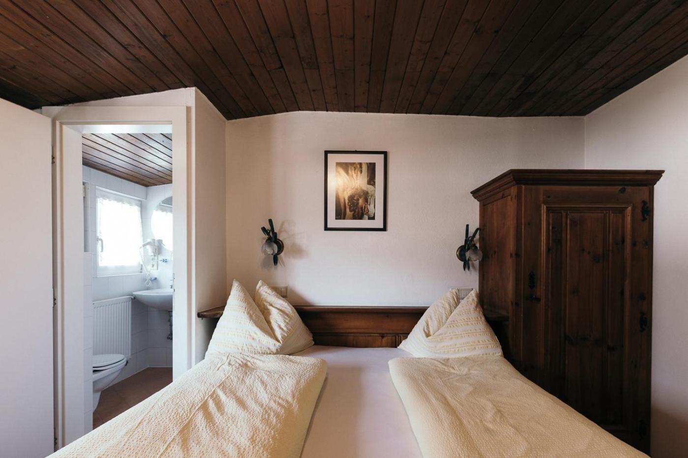 Gasthof Residence Brugghof & Erlhof Campo Tures Bilik gambar