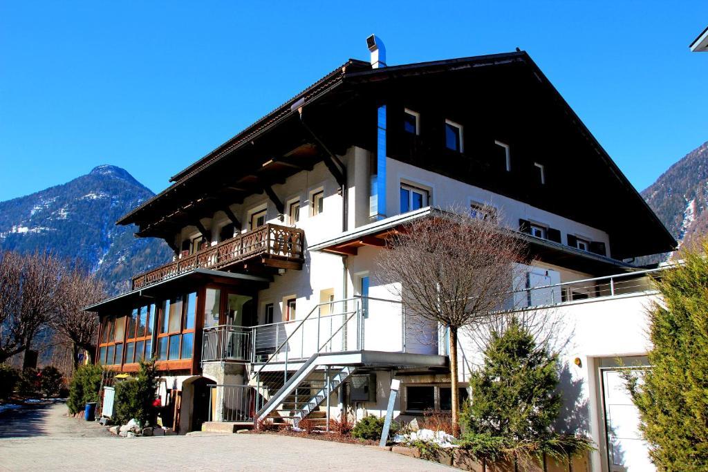 Gasthof Residence Brugghof & Erlhof Campo Tures Luaran gambar
